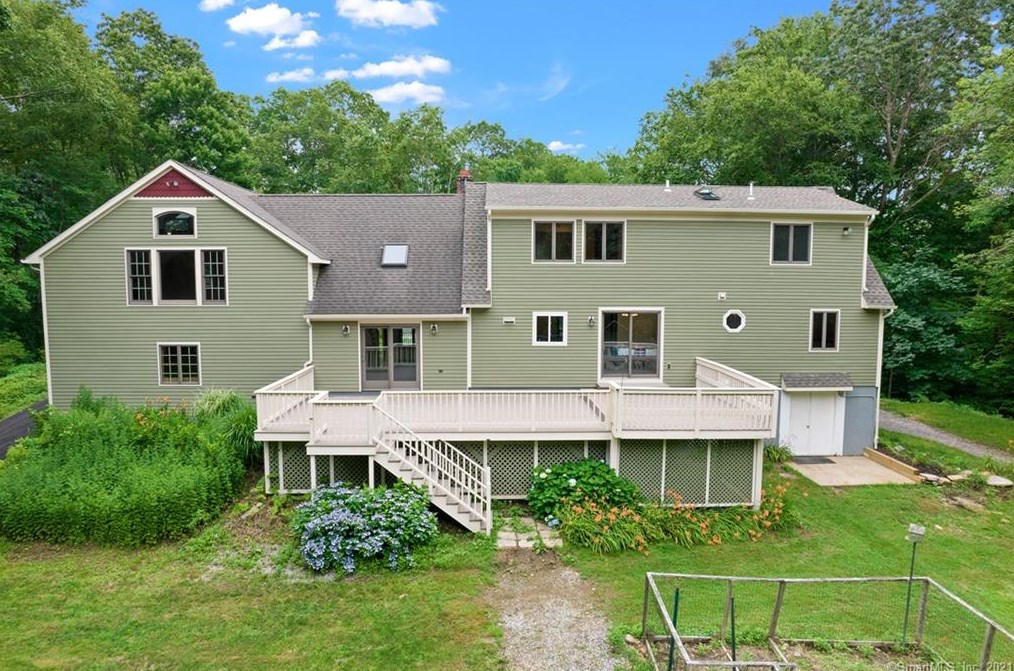163 Gifford Ln, Bozrah, CT 06334