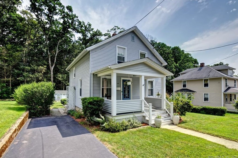 103 Lewiston Ave, Chestnut Hill, CT 06226-2615