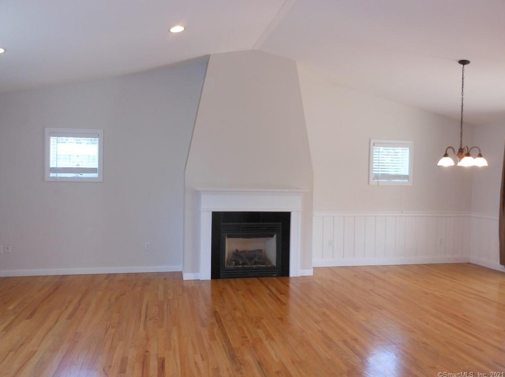 14 Clark Pl, Quaker Hill CT  06375-1204 exterior