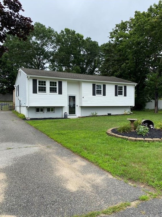 44 N River Ln, Killingly, CT 06239