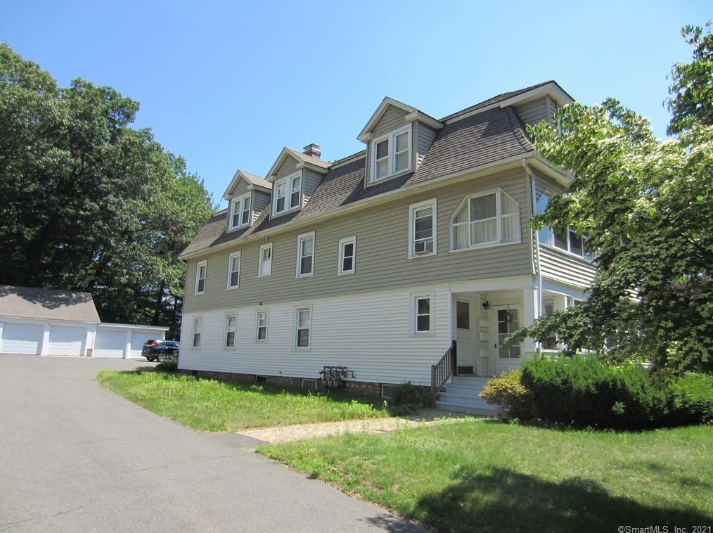 16 Massaco St, Simsbury CT  06070-2139 exterior