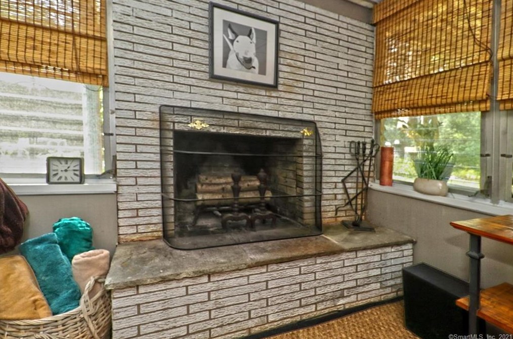 36 Graham Mnr Rd, New Haven CT 06516-5228 exterior