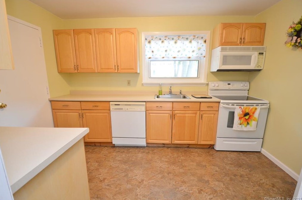 510 Oak Ave #1, Cheshire, CT 06410