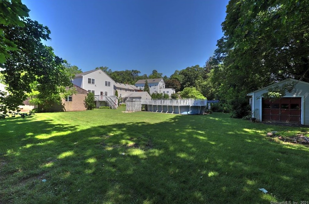 39 Silver St, Branford, CT 06405 exterior