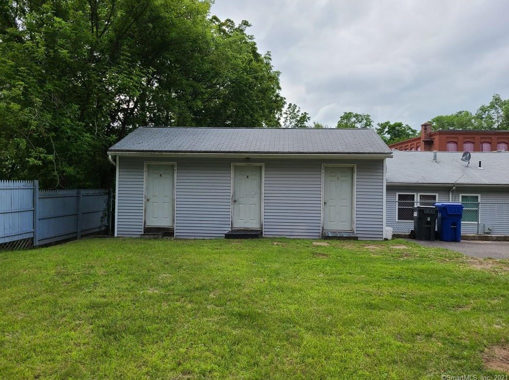 115 Brooklyn St, Vernon CT  06066-6706 exterior