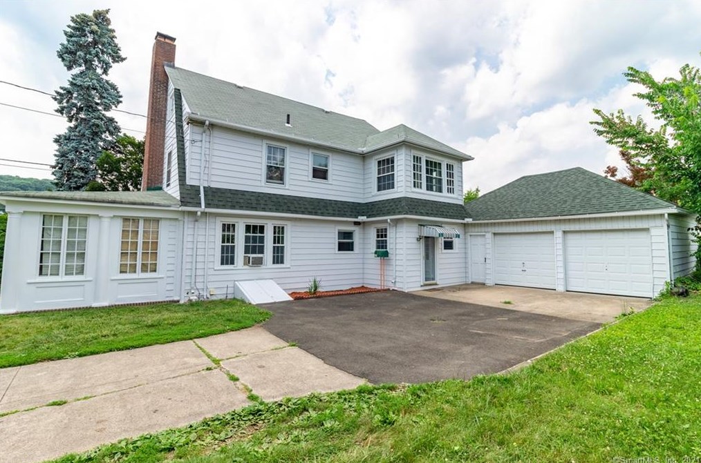 17 Maple Ave, Derby, CT 06418