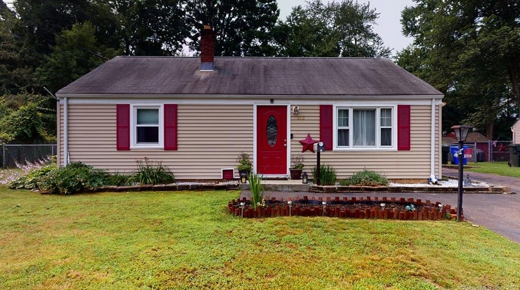 280 Woodycrest Dr, Hartford, CT 06118-2754