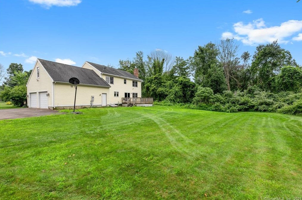 54 Jacobson Farm Rd, East Hampton, CT 06424