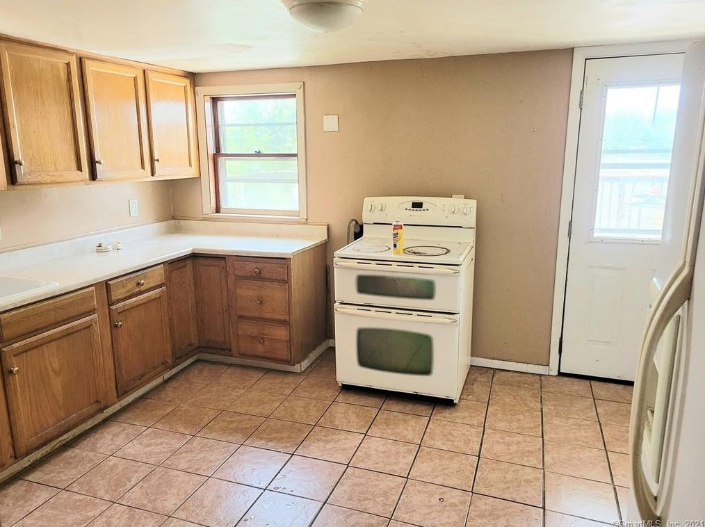 118 Jewett St, Ansonia, CT 06401