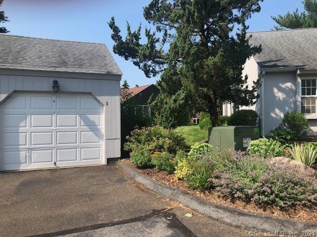 3 Currycross Rd, Madison, CT 06443-3423