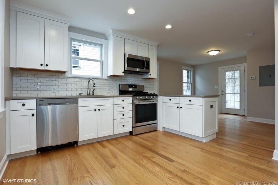 157 N Water St #1, Greenwich, CT 06830