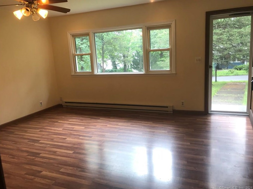 1 Fair Ln, Danbury, CT 06812