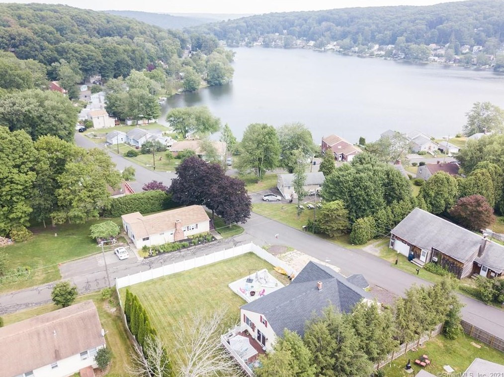 7 Lake Plymouth Blvd, Plymouth, CT 06782