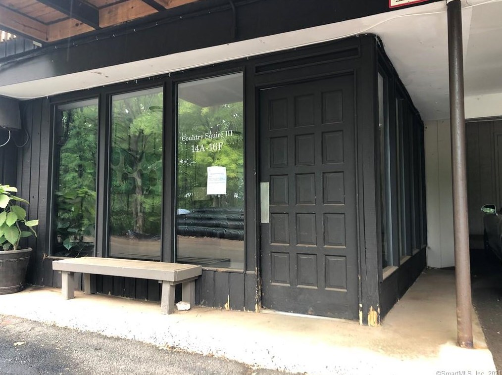 15 Country Squire Dr, Cromwell CT  06416-4510 exterior