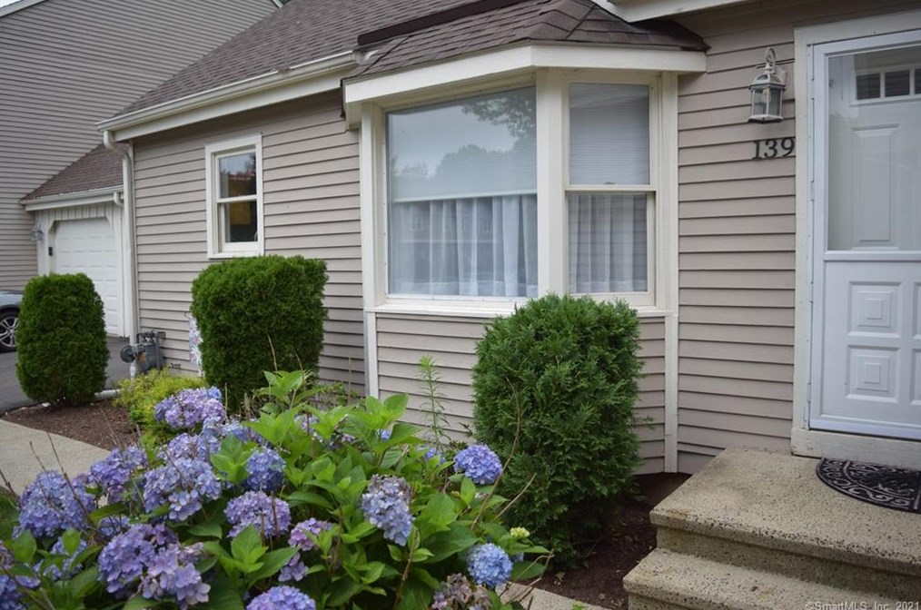 139 Old Towne Rd #139, Cheshire, CT 06410