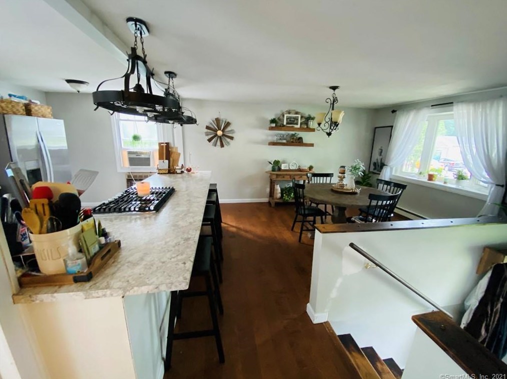 39 S River Ln, Killingly, CT 06239