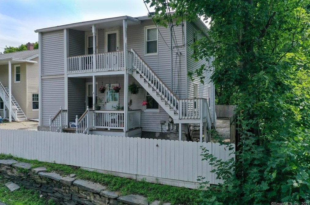52 Prospect St, Derby, CT 06418