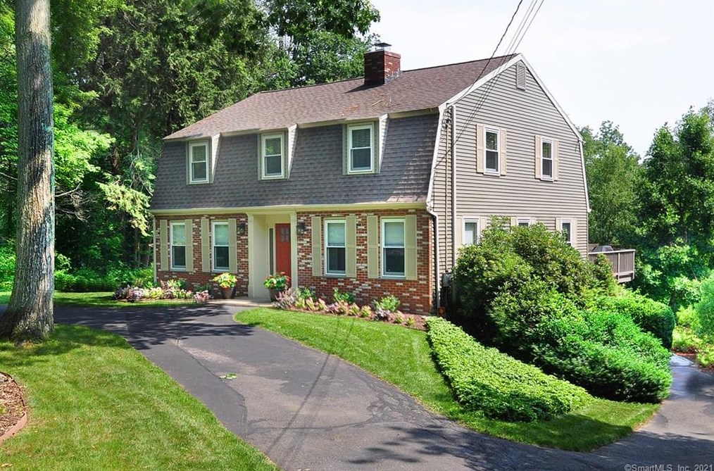 58 Country Ln, Collinsville, CT 06019-3406