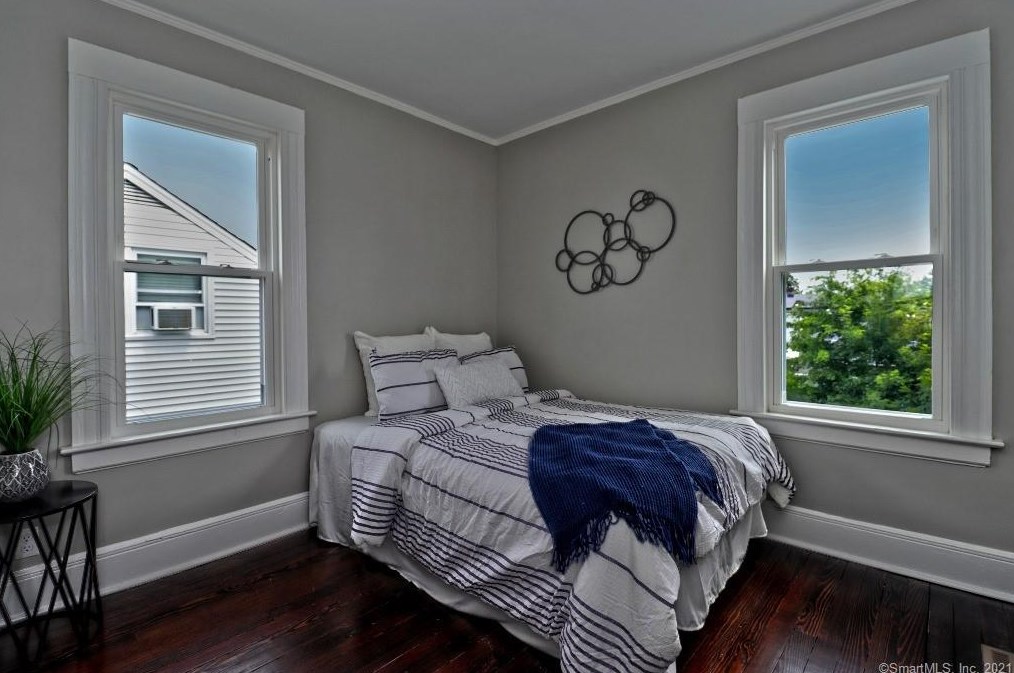 65 Burritt Ave, Stratford CT  06615-5657 exterior