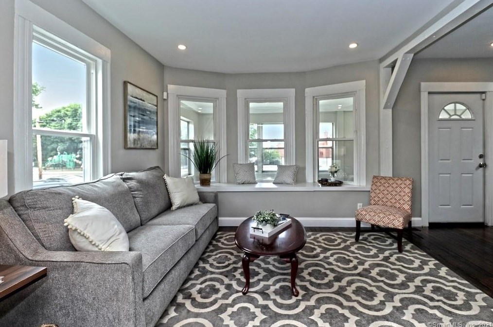 65 Burritt Ave, Stratford CT  06615-5657 exterior