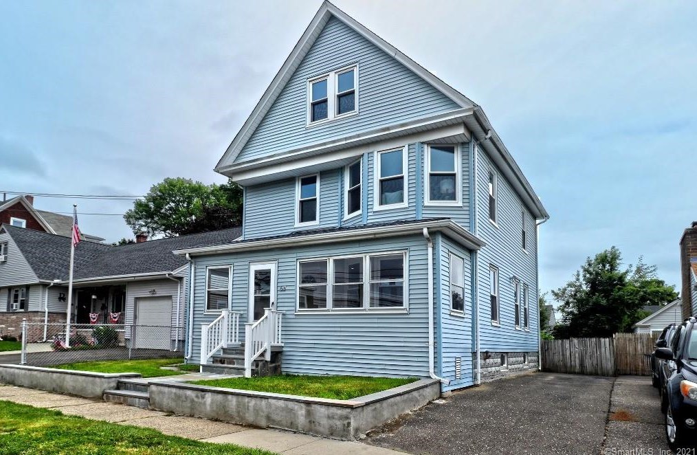 65 Burritt Ave, Stratford, CT 06615