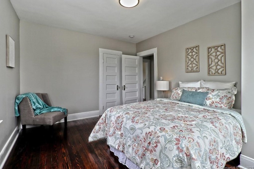 65 Burritt Ave, Stratford CT  06615-5657 exterior