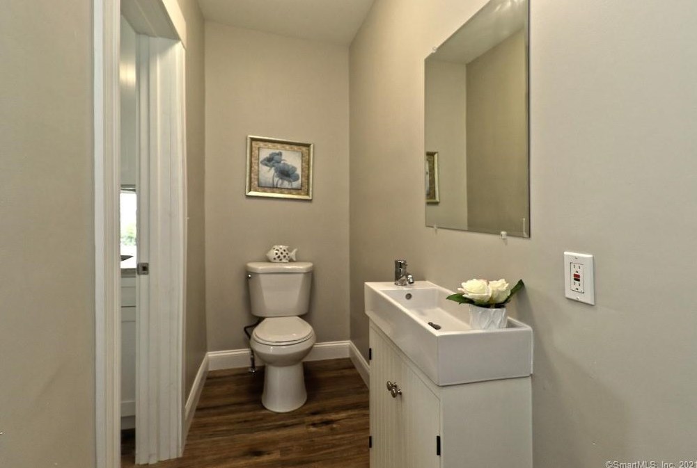 65 Burritt Ave, Stratford CT  06615-5657 exterior