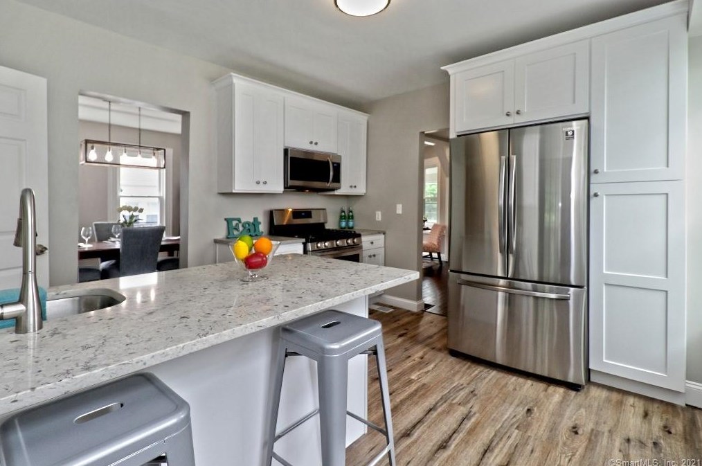 65 Burritt Ave, Stratford CT  06615-5657 exterior