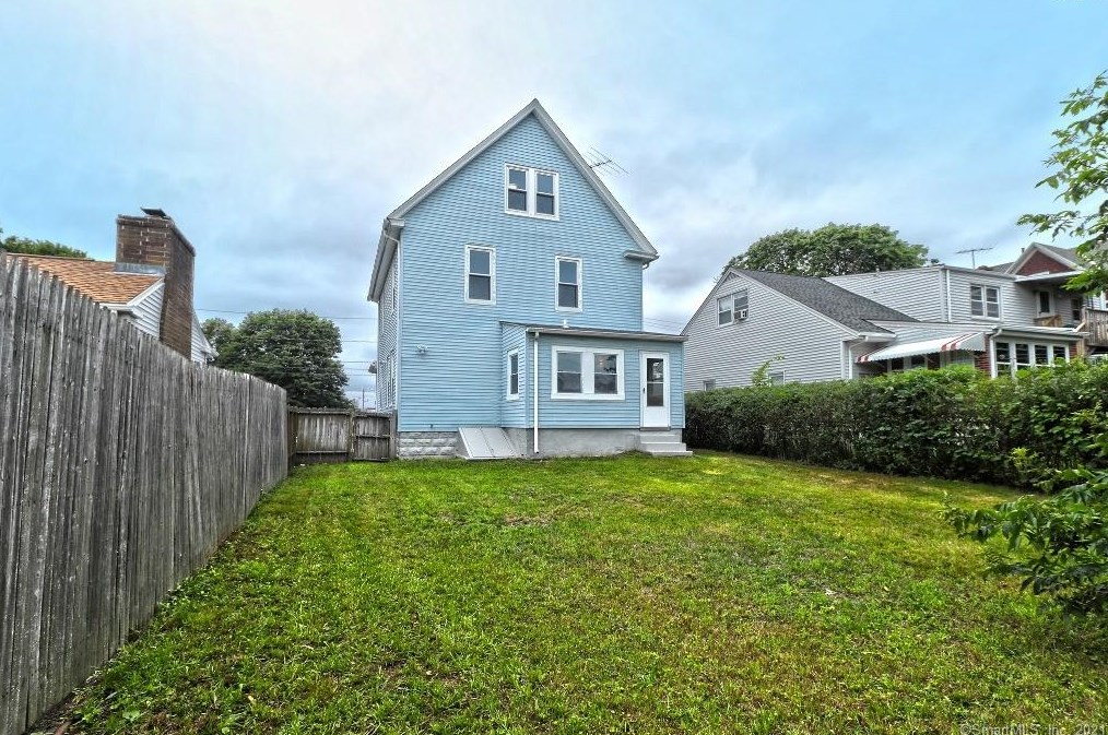 65 Burritt Ave, Stratford CT  06615-5657 exterior