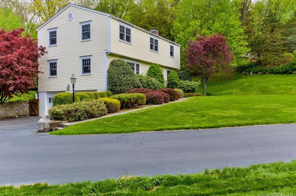 26 Cobblestone Pl, Wilton, CT 06897