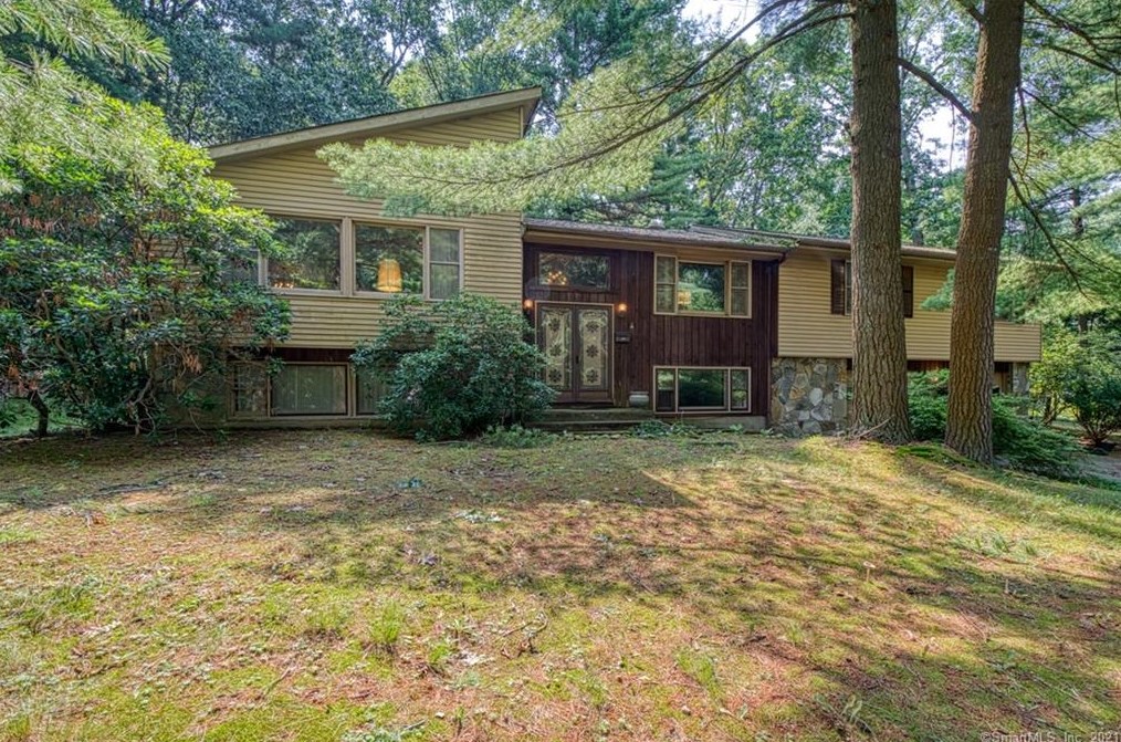 448 Felt Rd, Wapping, CT 06074