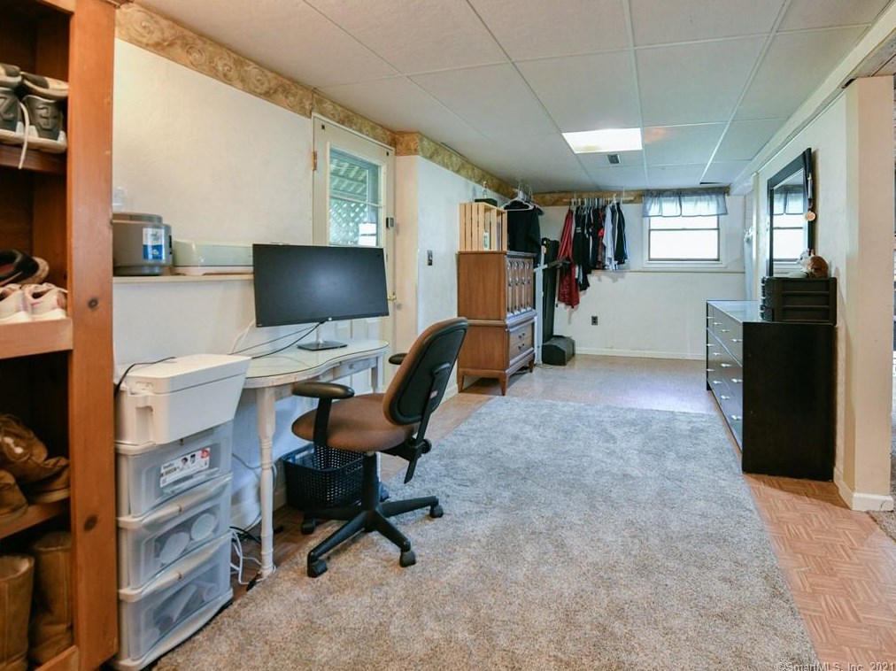 211 Longview Ter, Union City CT  06770-3462 exterior