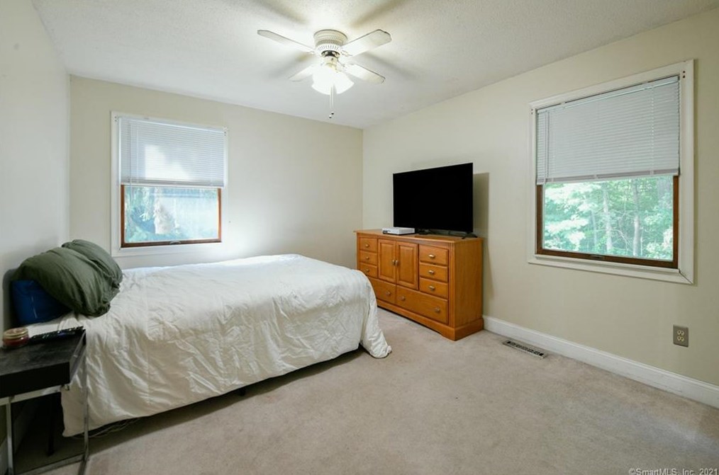 211 Longview Ter, Union City CT  06770-3462 exterior