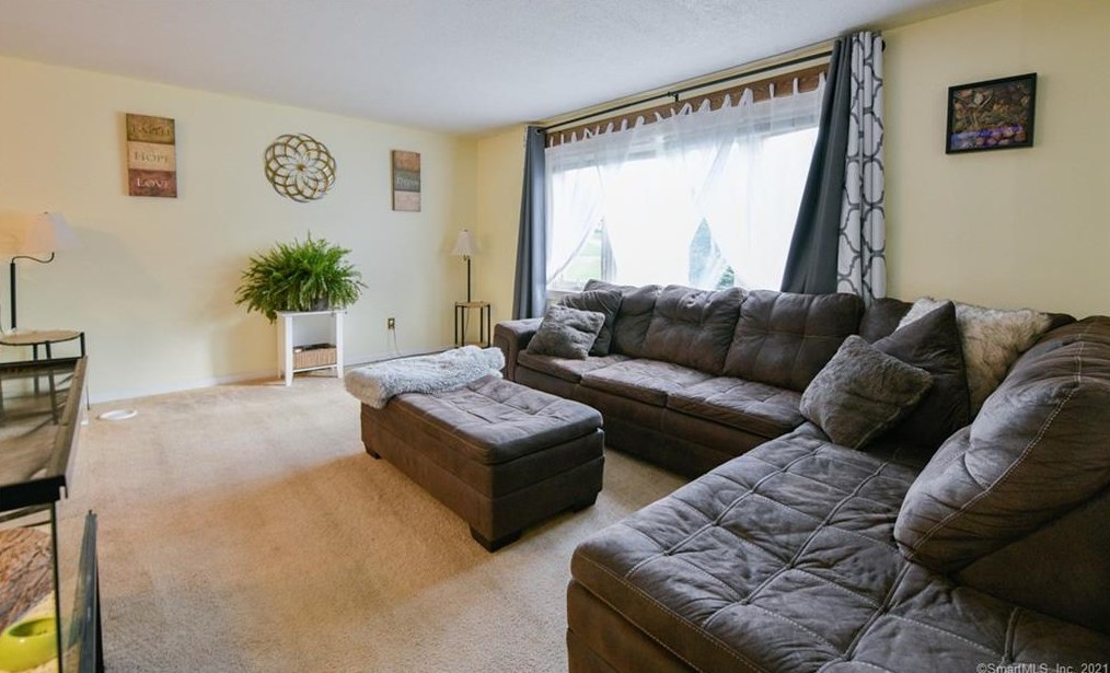 211 Longview Ter, Union City CT  06770-3462 exterior