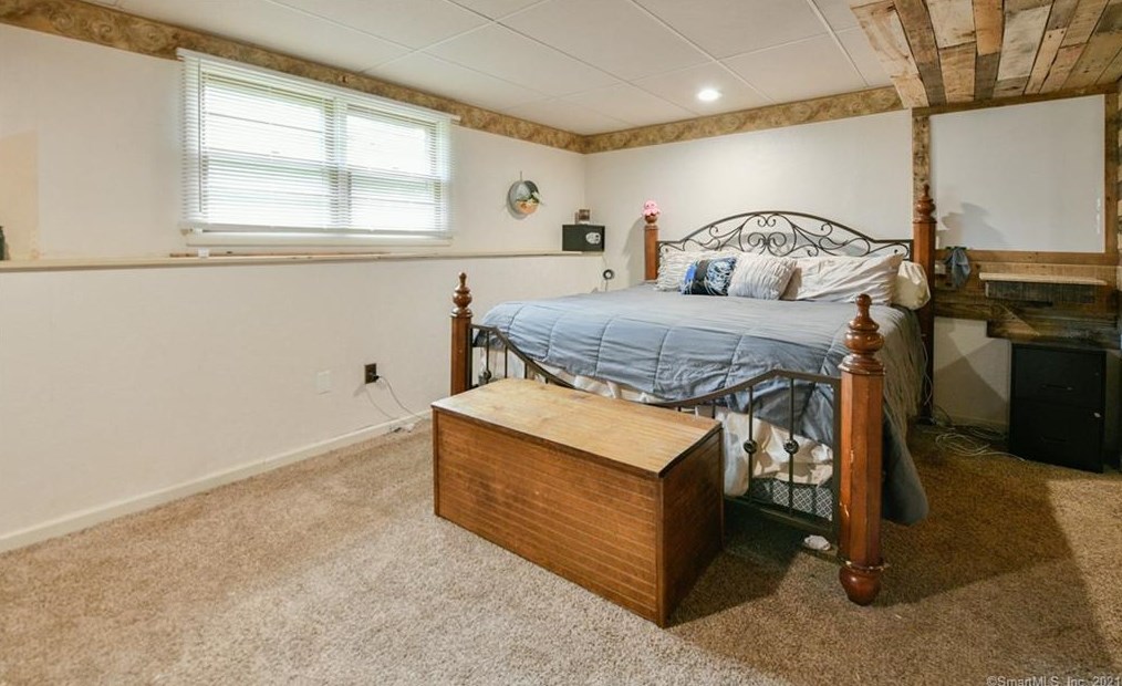 211 Longview Ter, Union City CT  06770-3462 exterior