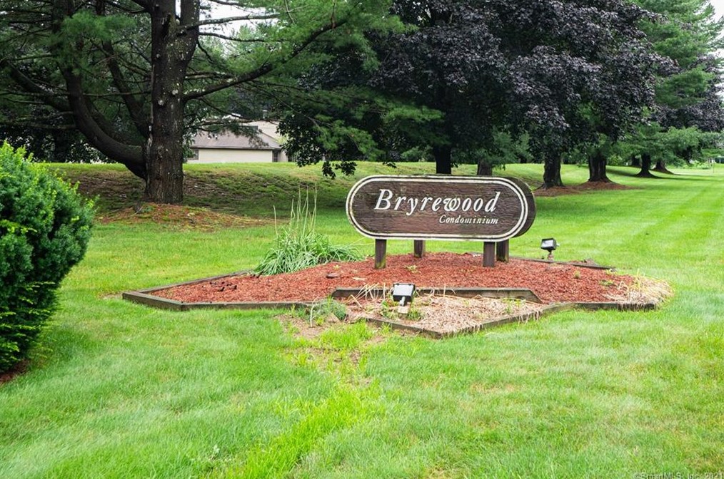 1611 Twin Circle Dr #1611, Wapping, CT 06074