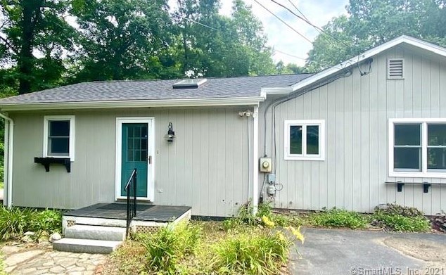 10 Rogers Dr, Mystic, CT 06355 exterior