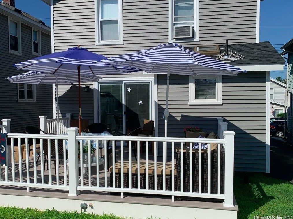 31 Lawrence Ave, Milford, CT 06460