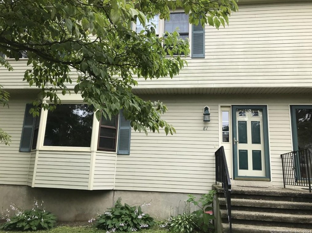 81 Oakland Pl #81, Stratford, CT 06615
