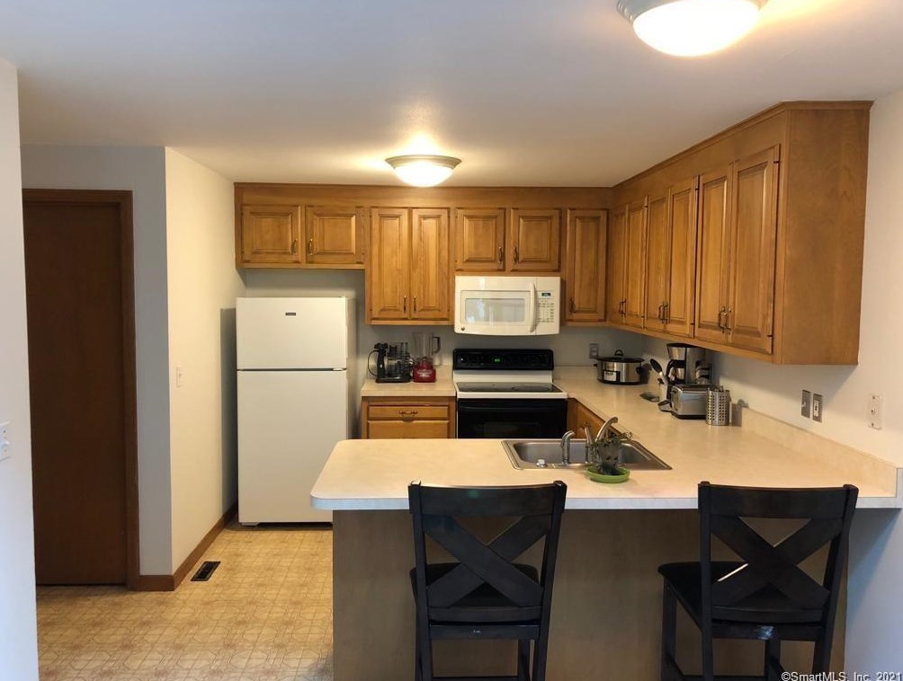 26 Ivy Ln Unit 26, Wapping, CT