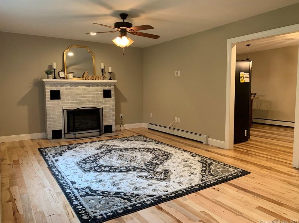 16 Yarmoshuk Rd, Winsted, CT 06063-3418