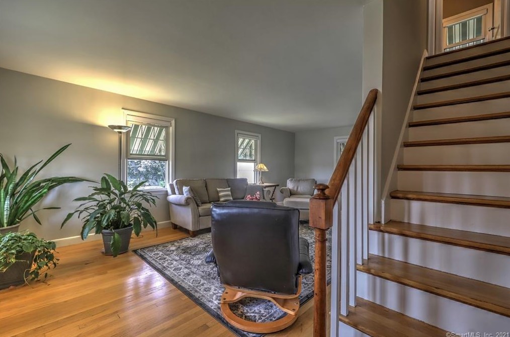 75 Housatonic Ave, Stratford CT  06615-6089 exterior