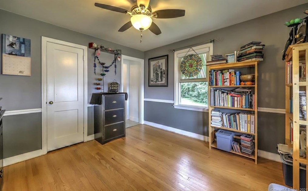 75 Housatonic Ave, Stratford CT  06615-6089 exterior