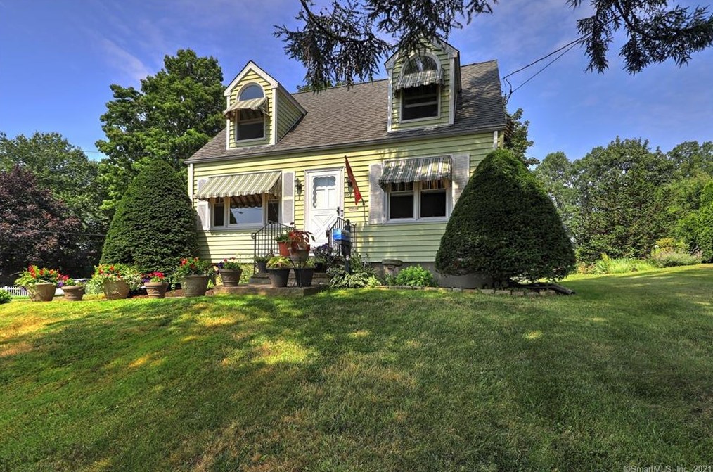 75 Housatonic Ave, Stratford CT  06615-6089 exterior