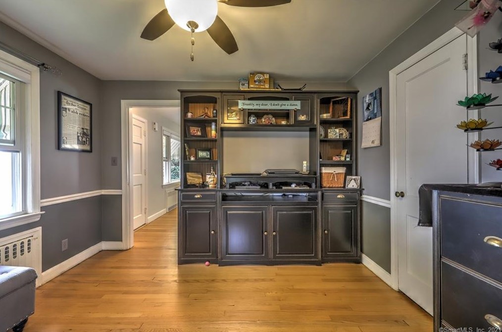 75 Housatonic Ave, Stratford CT  06615-6089 exterior