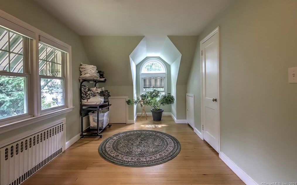 75 Housatonic Ave, Stratford CT  06615-6089 exterior