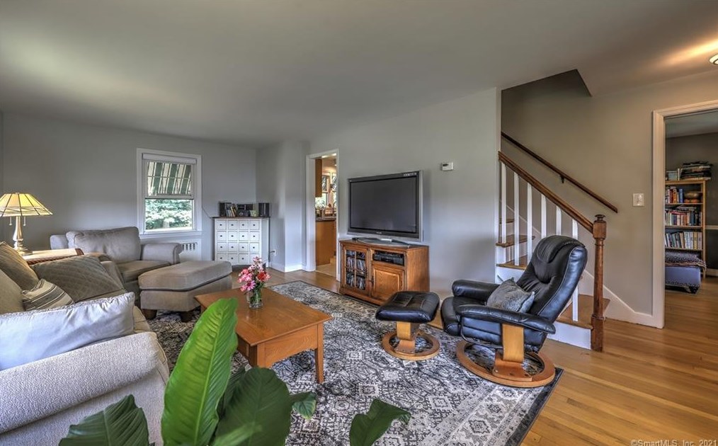 75 Housatonic Ave, Stratford CT  06615-6089 exterior