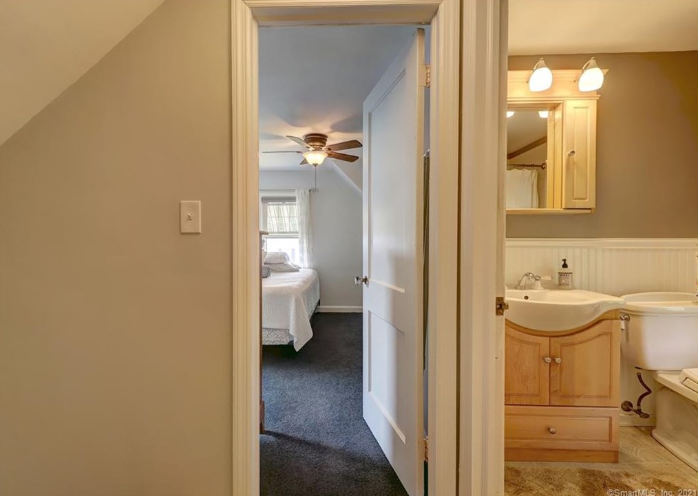 75 Housatonic Ave, Stratford CT  06615-6089 exterior