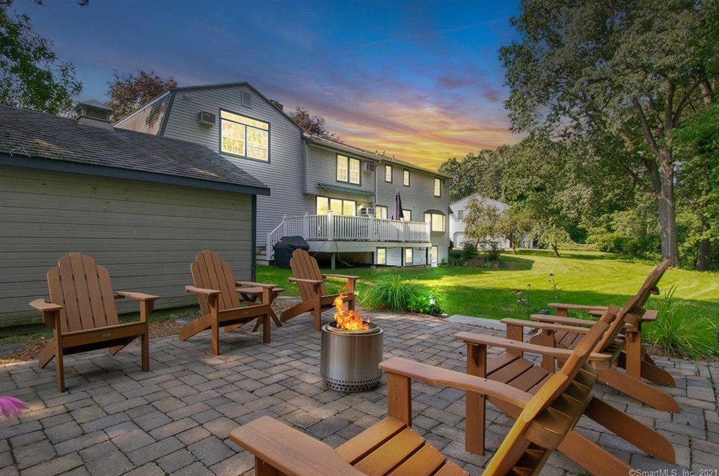 15 Ledgecrest Terrace, Manchester, CT 06040