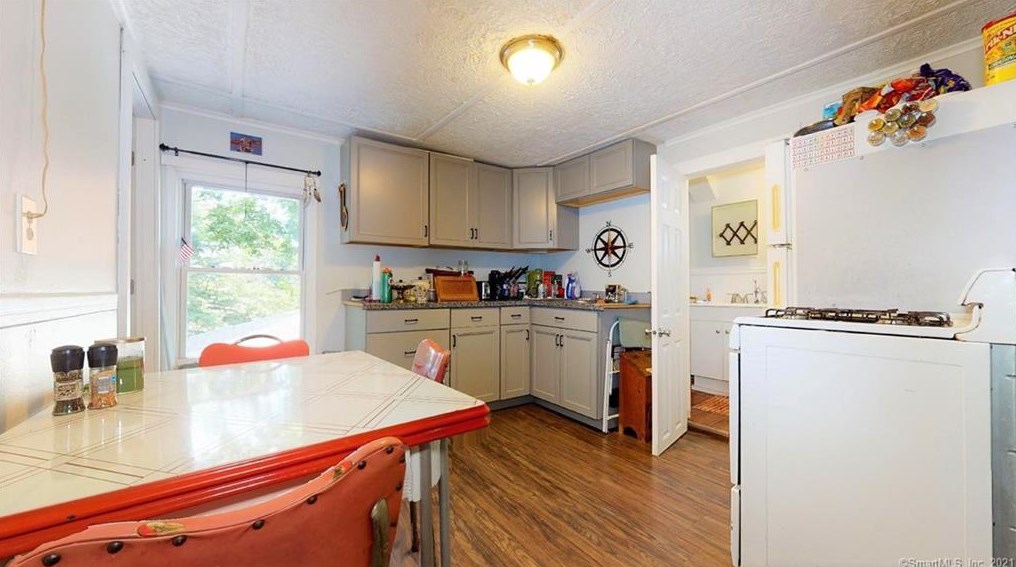 12 Florence Ave, Ellington, CT 06029